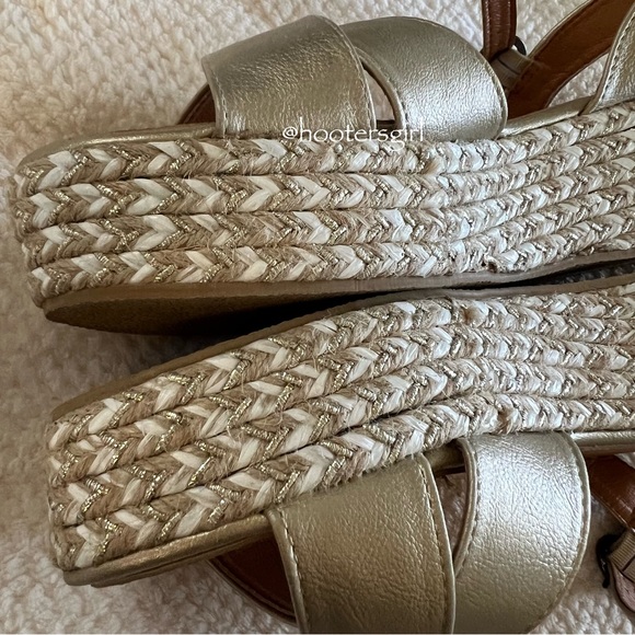 🏆LFL by Lust for Life Metallic Gold Wedges🏆 - Picture 4 of 5